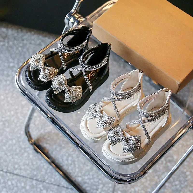 Girls Shiny Cool Rhinestone Bowknot Childrens Sandals 2023 Summer Open-Toe Versatile Kids Fashion Back Zipper Casual Shoes New R250707