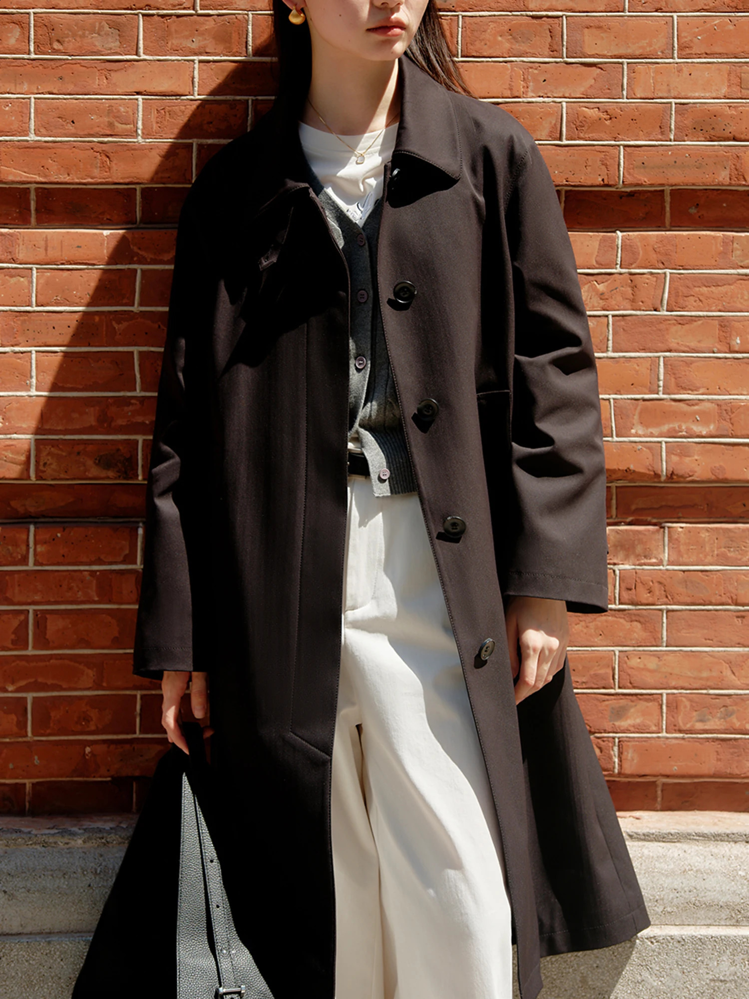ZIQIAO Petite Size Early Autumn Black Trench Coat for Women Medium Long Style British Style Coat High-end Jacket 250703