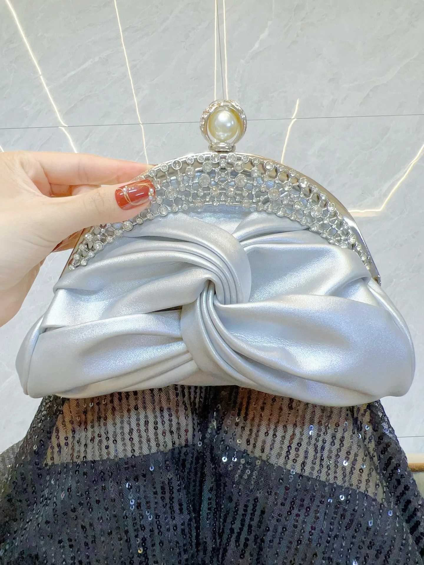 Women luxurious Chain Shoulder Bags red Wedding Party Bags Female Chic Crossbody Bags Prom Clutch Handbags And Purse