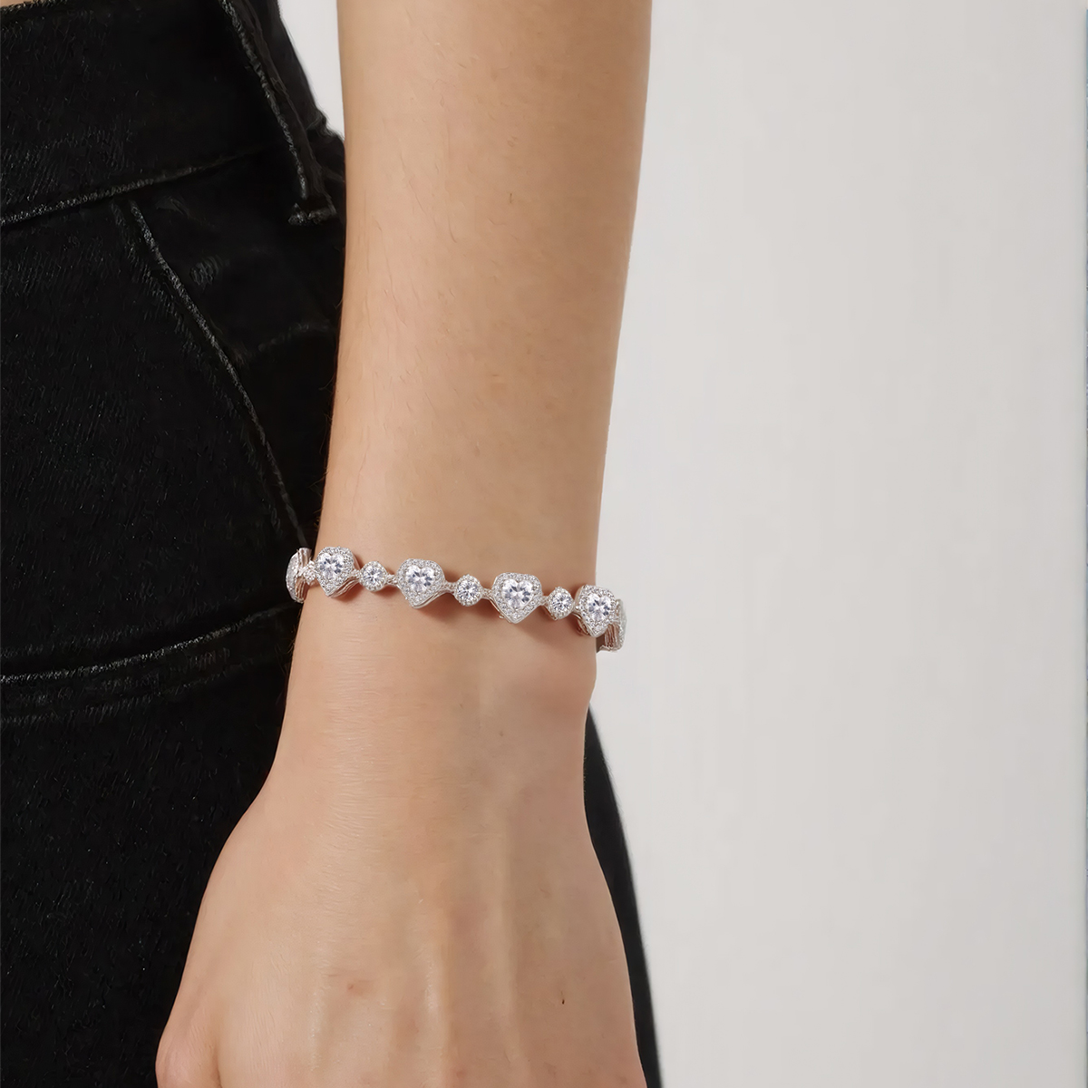 Fashion Simple Handmade Super Sparkle Geometric Zirconia Heart Bracelet TM0035