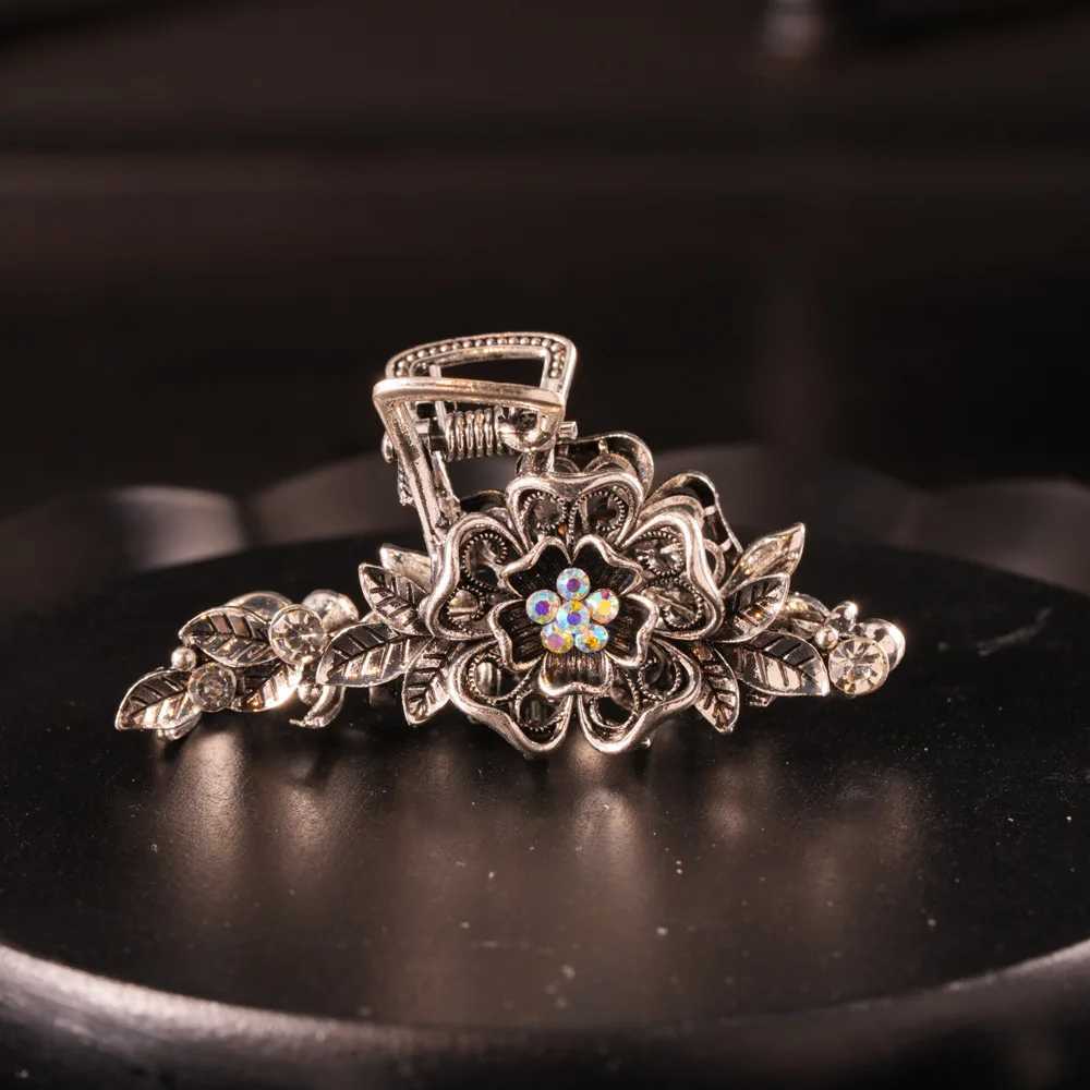 6.5cm ethnic style crab Hair Clip for women girl Flower Grasp Clips Ancient alloy Hair Claw Womens Accessories decorations Y250707