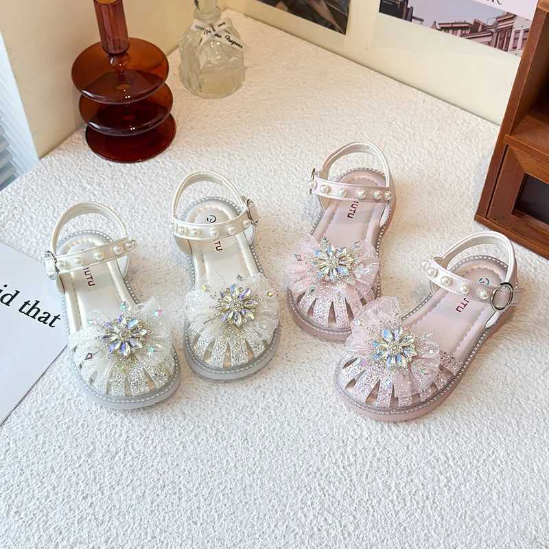 2025 New Style Summer Baby Girl Pearl Little Girl Bowknot Soft Bottom Princess Shoes Toe-Covering Crystal Shoes R250707