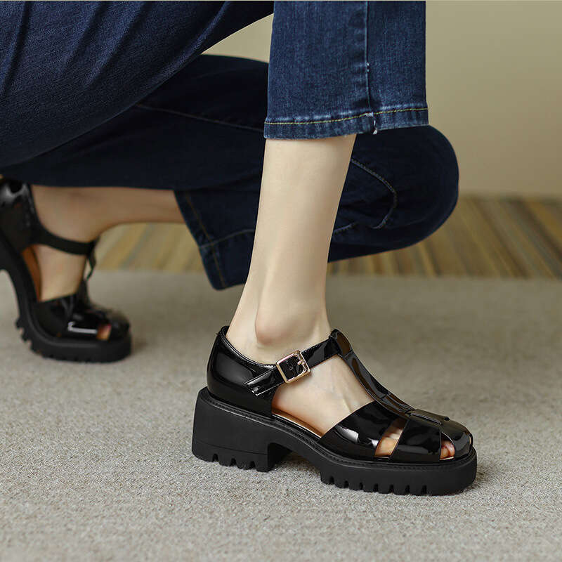 Woyou 2025 Thick-Soled Closed-Toe Sandals for Women Summer Chunky High Heel British Style Small Leather Hollow Roman Shoes