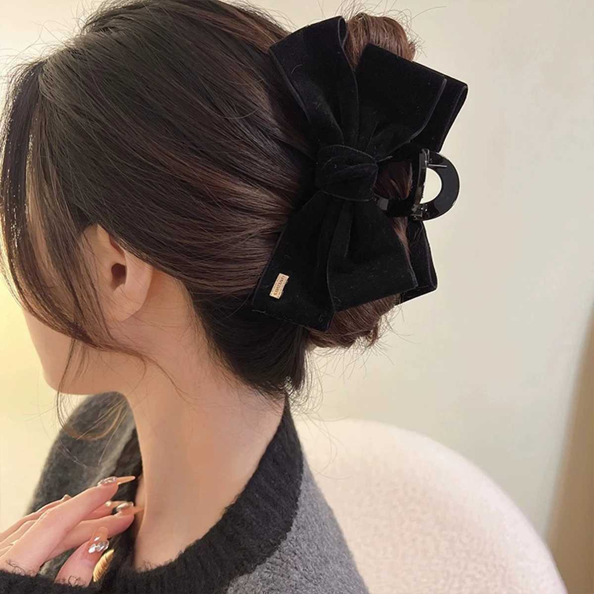1 piece of black velvet big bow hair clip with a simple and elegant style for women Z250707