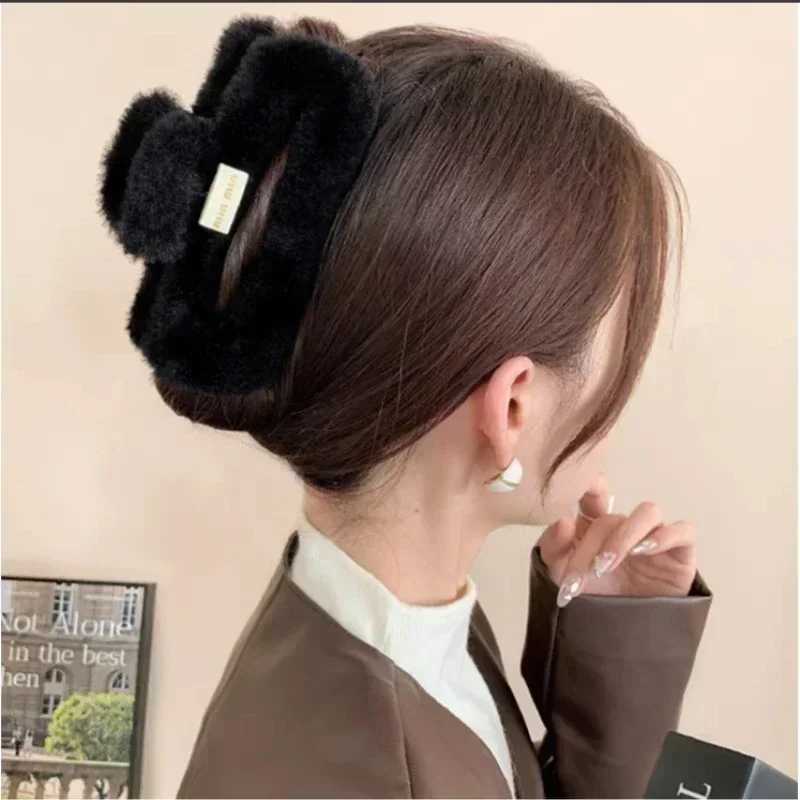 Autumn and winter trend imitation rabbit fur grab clip large square Maillard head shark clip multi-volume hair accessories Z250707