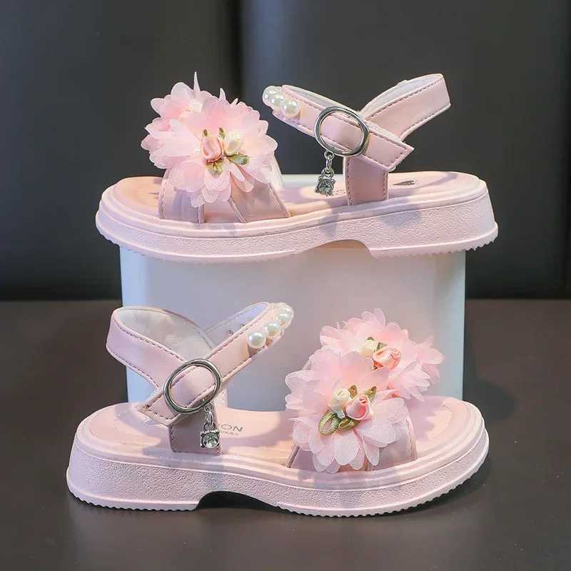 2025 New Womens Sandals Childrens Soft Bottom Beach Shoes Medium Small Childrens Flower Sandals Tweed Style Princess SummerR250707