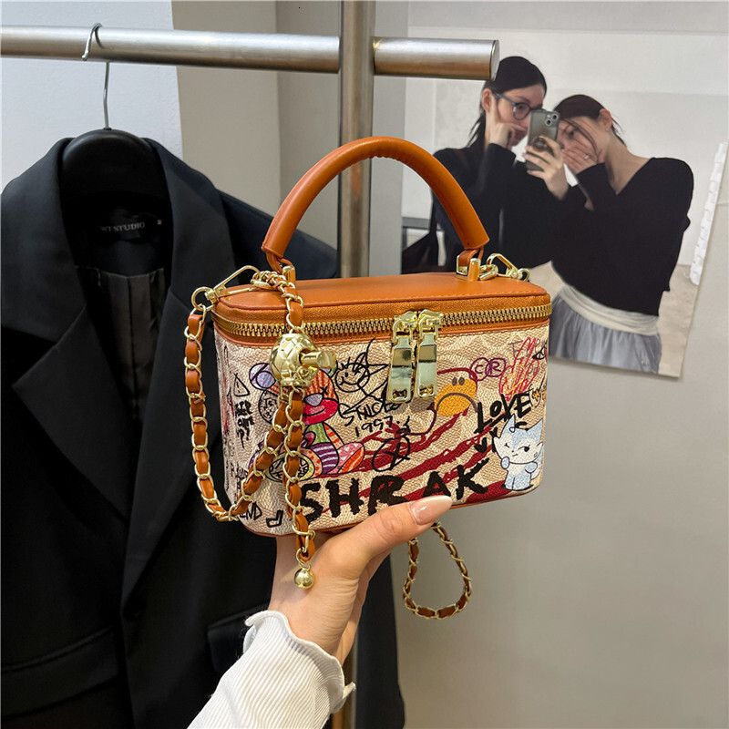 Designer High-End Feel for Women 2025 New Graffiti Box Versatile Fashion Personality Handbag Stylish Shoulder Crossbody Light Luxury Women's Bag