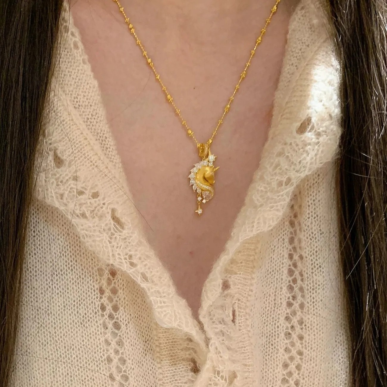 "Dream as Horse" Gold Wire drawing process Unicorn Cross Diamond - Accented Necklace, Vintage Exquisite High - End Clavicle Chain