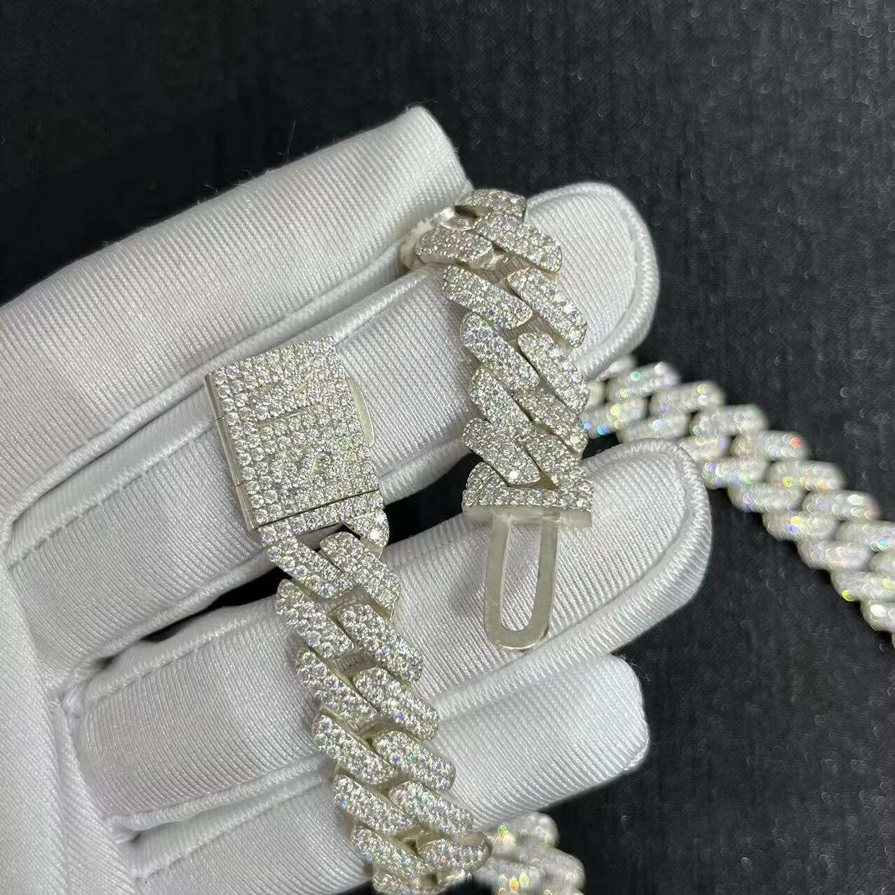 Hot Sale Moissanite Jewelry 925 Silver VVS Moissanite 12mm Cuban Chain Necklace
