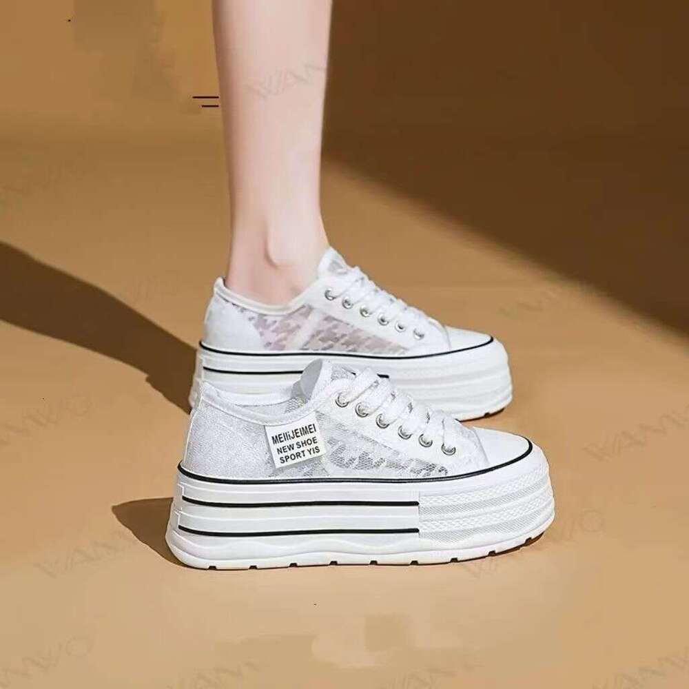 Thick-Soled Canvas for Women 2025 Spring Summer Korean Style New Trendy Platform White Casual Board Shoes