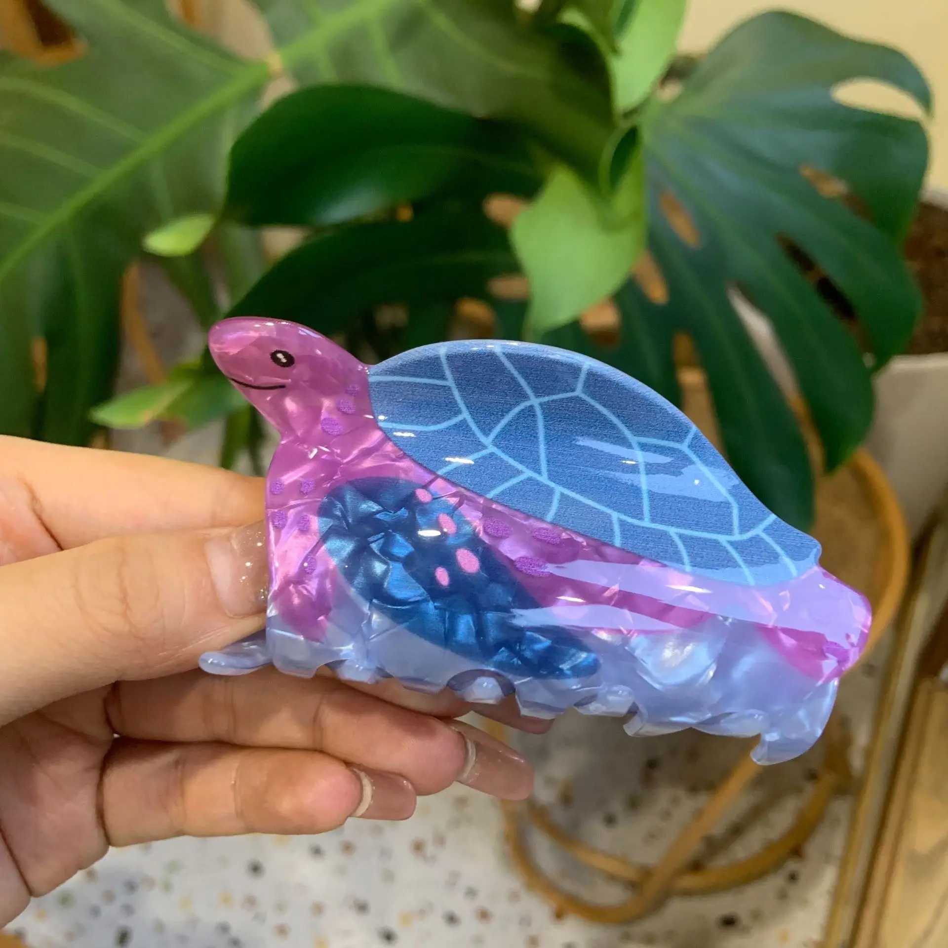Creative Acrylic Cartoon Tortoise Koala Book Lizard Wave Shape Headwear New Personality Animal Shark Hair Clip Claw Accessories Y250707