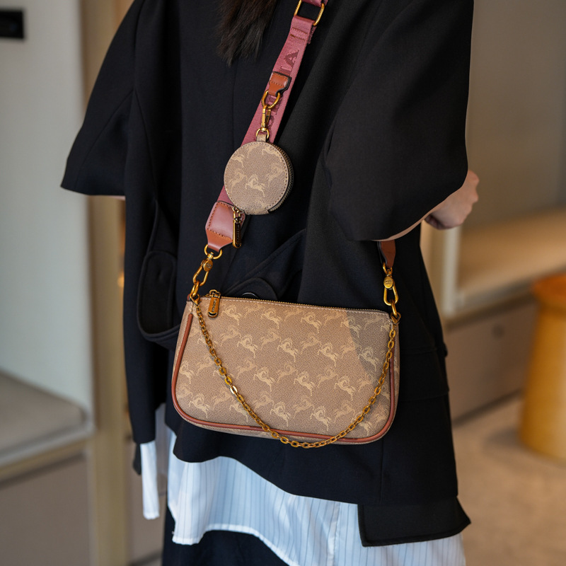 Designer Printed Large Capacity Underarm 2025 New Korean Version Envelope Trendy Shoulder Crossbody Light Luxury Women's Bag