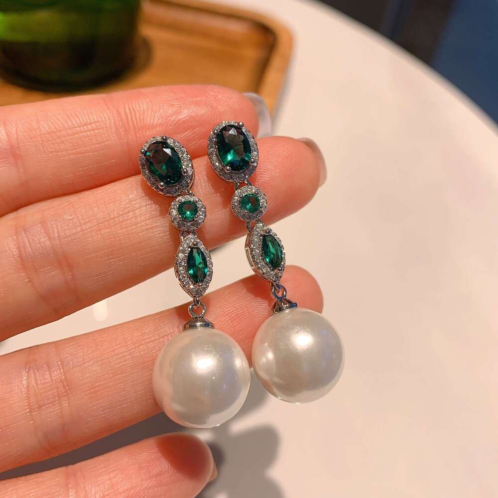 White Shell Fairy Temperament Elegant Personality Exaggerated Green Jewelry Ins Trend Live Style Pearl Drop Earrings 732