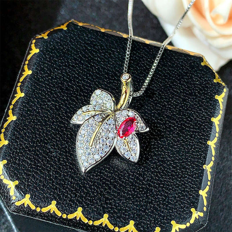 New Jewelry Set Decorative Maple Leaf Design Earrings S Sier Needle Necklace Ring Fashion Commuter Women's Style C39