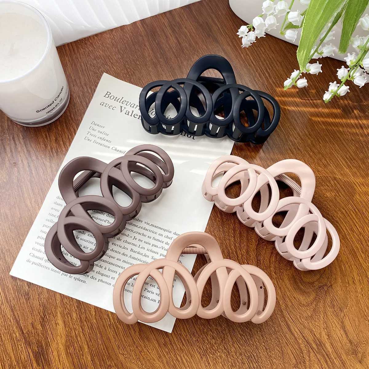 Frosted Hollow Hair Claw Bow Hair Clip Crab Elegant Hairpin Women Barrette Solid Headband Simple Korean Fashion Hair Accessories Z250707