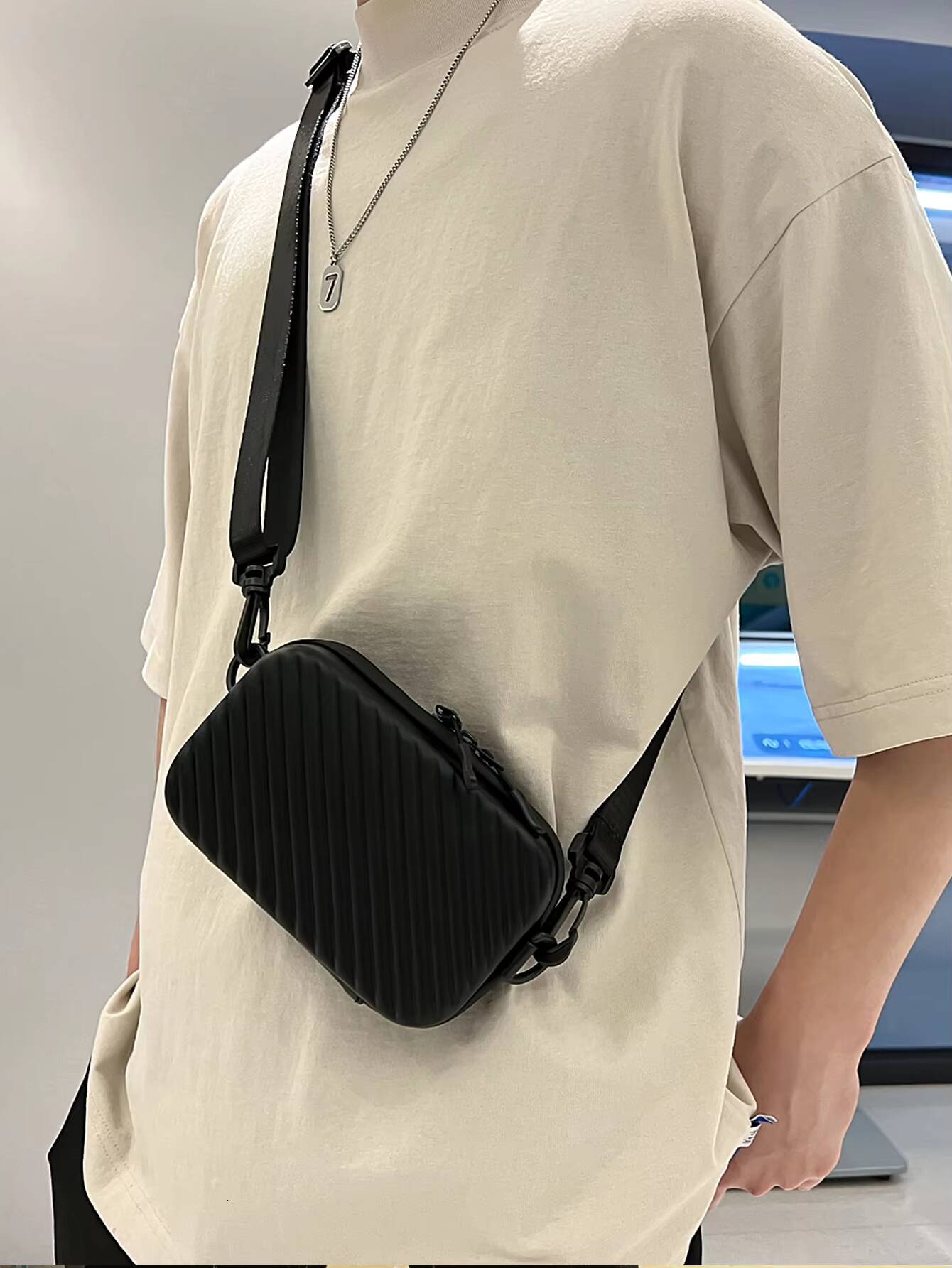 Simple Lightweight Box Unisex Trendy Diagonal Striped Shoulder Soft PU Leather Pressed Shell Mens Messenger Bag ddmynov