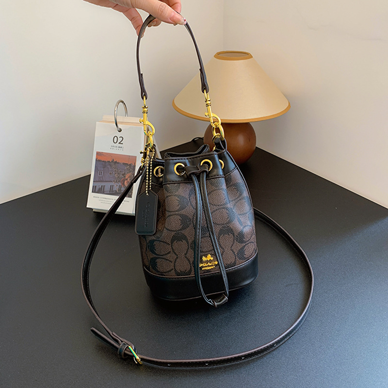 Designer 2025 New High-Quality Texture Elegant Bucket Fashion Printed Crossbody Versatile Shoulder Light Luxury Women's Bag