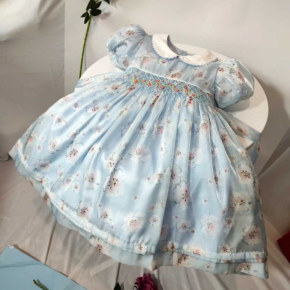 2025 Summer Girls Vintage Floral Smocked Dresses Girls Short Sleeve Embroidery Smock Dress For Party Birthday Children Dresses R250707
