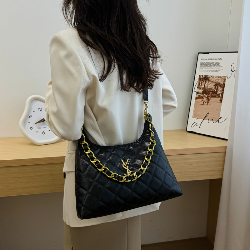 Designer 2025 New Small Chanel Style Diamond Chain Underarm for Women Korean Fashion Versatile Large Shoulder Crossbody Luxury Women's Bag