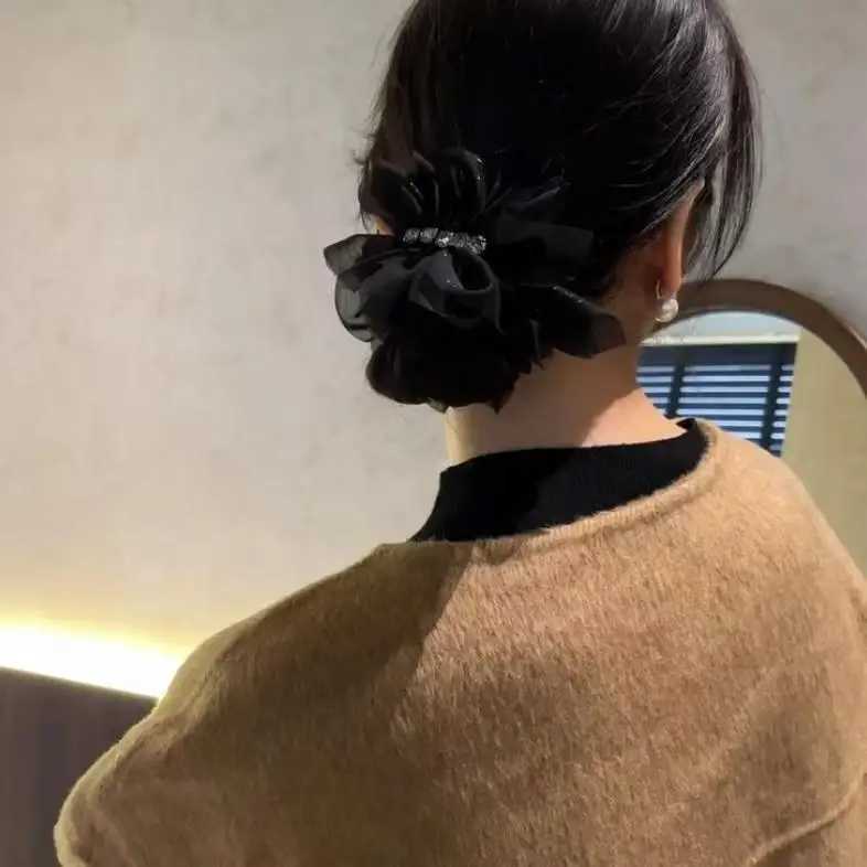 2025 New Summer Cool Skirt Grab Clip Temperament Rhinestone Banana Clip Fashionable Versatile Black Mesh Pleated Bow Hairpin Z250707