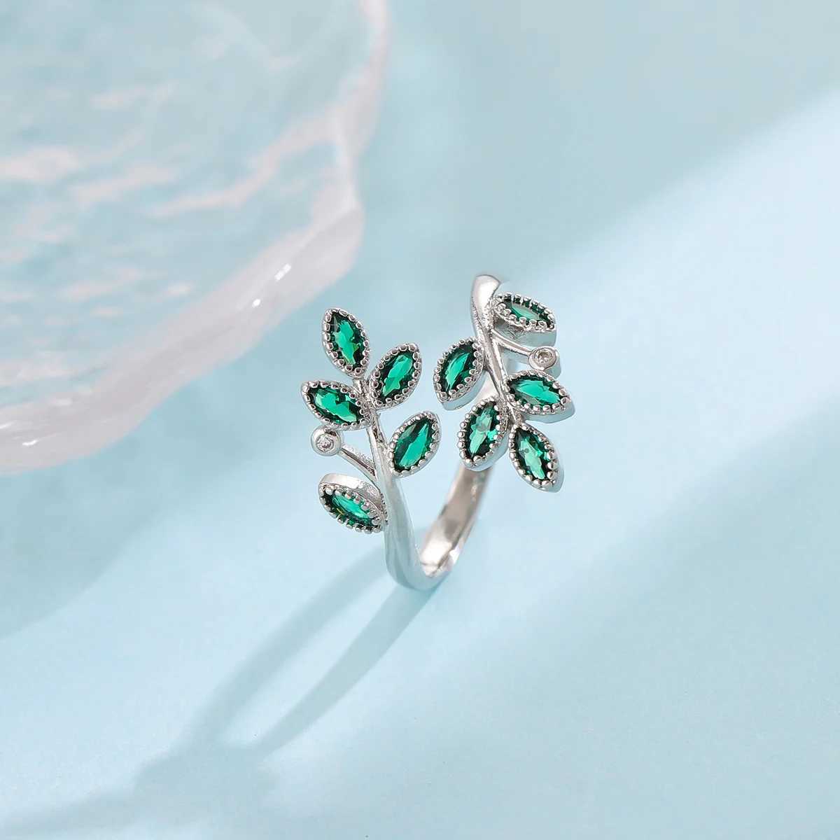 New Fashion Green Crystal Leaves 925 Sterling Silver Personality Temperament Creative Exquisite Opening Rings R376 XJ250707
