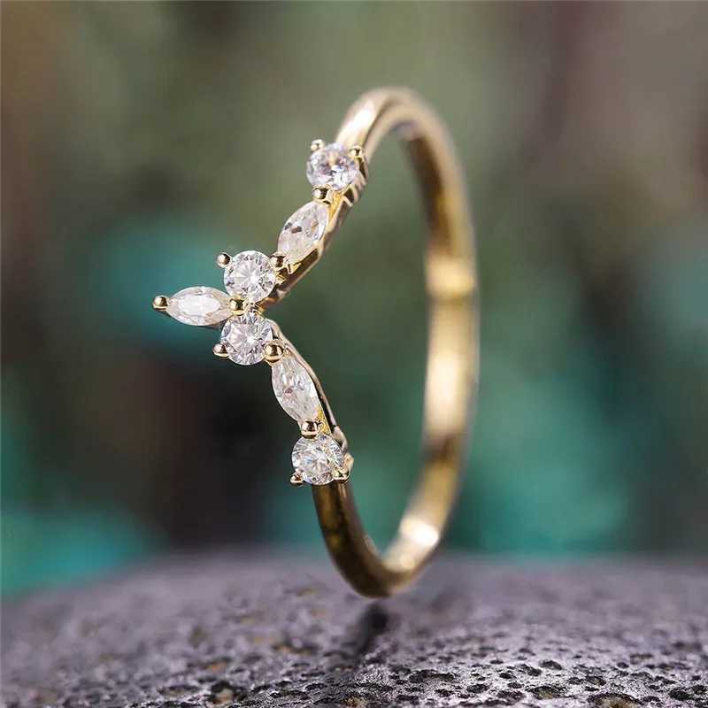 New 925 Sterling Silver Bridal Rings for Women Wedding Ceremony Party Fancy V Design Ring Dazzling CZ Stone Female Jewelry Gifts XJ250707