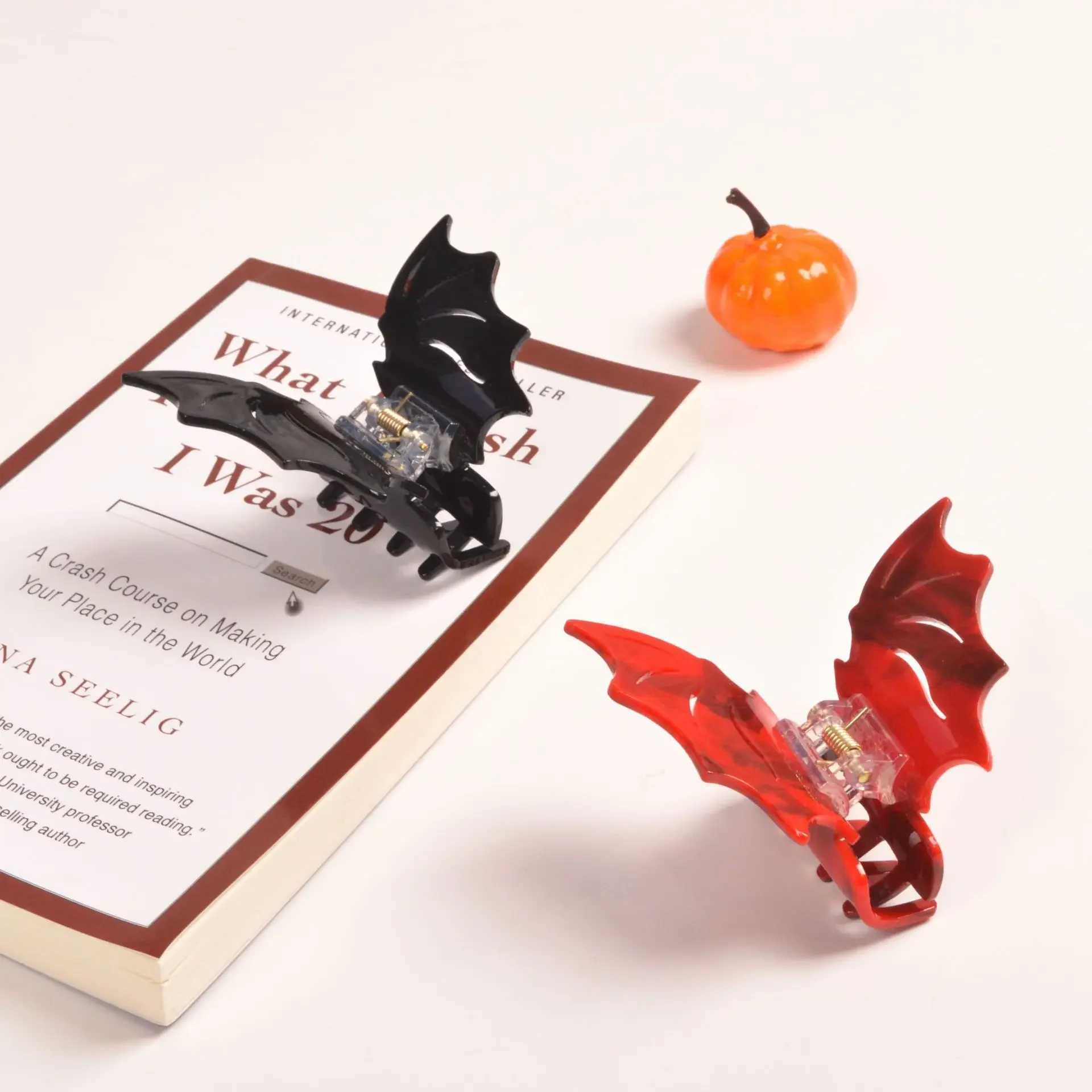 New Halloween Bat Hair Claw Acetate Colorful Bat Hairpin Fashion Ponytail Clip Shark Clip Headwear for Woman Hair Accessories Z250707