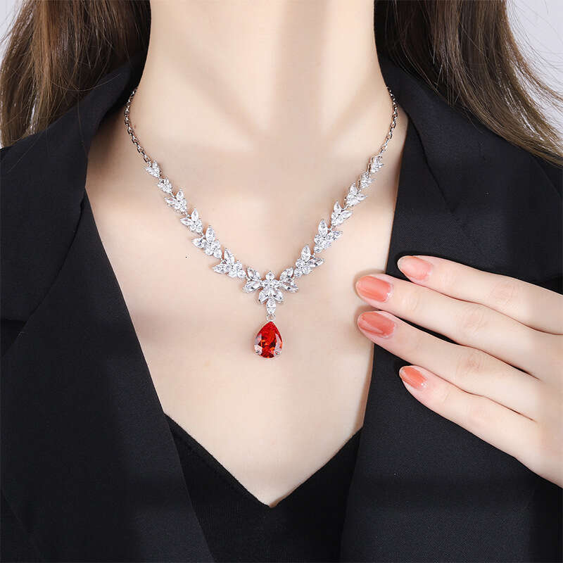 Luxurious Red Corundum Pendant Zircon Clavicle Chain Dress Evening Jewelry Colorful Gem Necklace 4A3