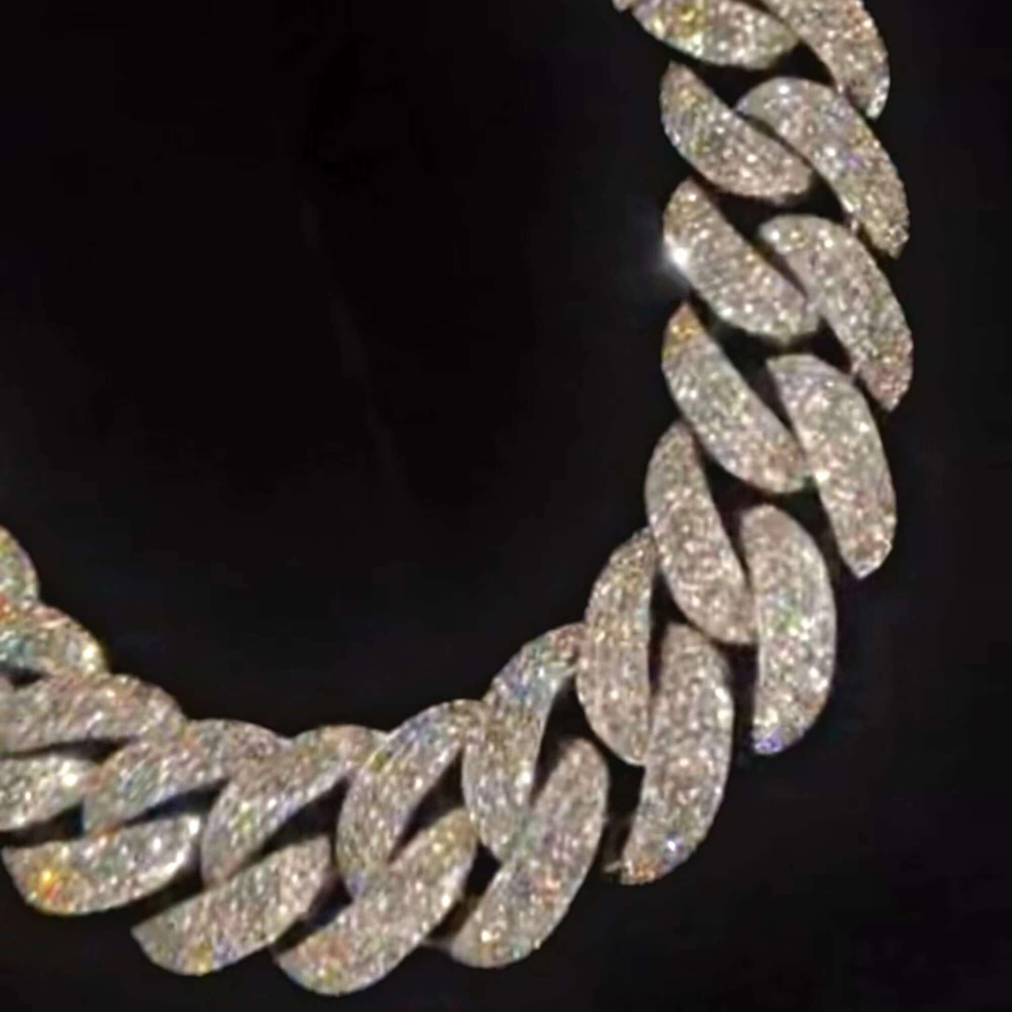 Customized 20 mm Cuban Link Moissanite Diamond Chain High Quality 925 Sterling Silver White Gold Diamond Chain