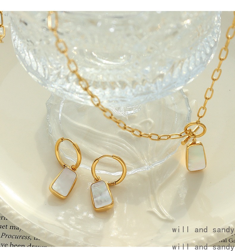 18k Gold Plated Square Shell Necklaces Choker Butterfly Heart Pearl Pendant Designer Jewelry Women Necklaces Fine Jewelry Engagement Wedding Mother Da