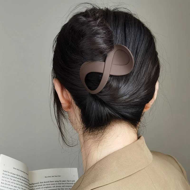 Trend PC Hair Clip Simple 8-shaped Infinity Styling Holder Shark Hair Claw Clip Hair Accessories For Women 2022 New Wholesale Z250707