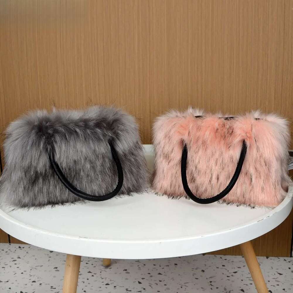Handbags Women 2025 Winter Soft Faux Fur Bag Girls Fashion Furry Shoulder Bags Fluffy Gifts Warm Tote Purse