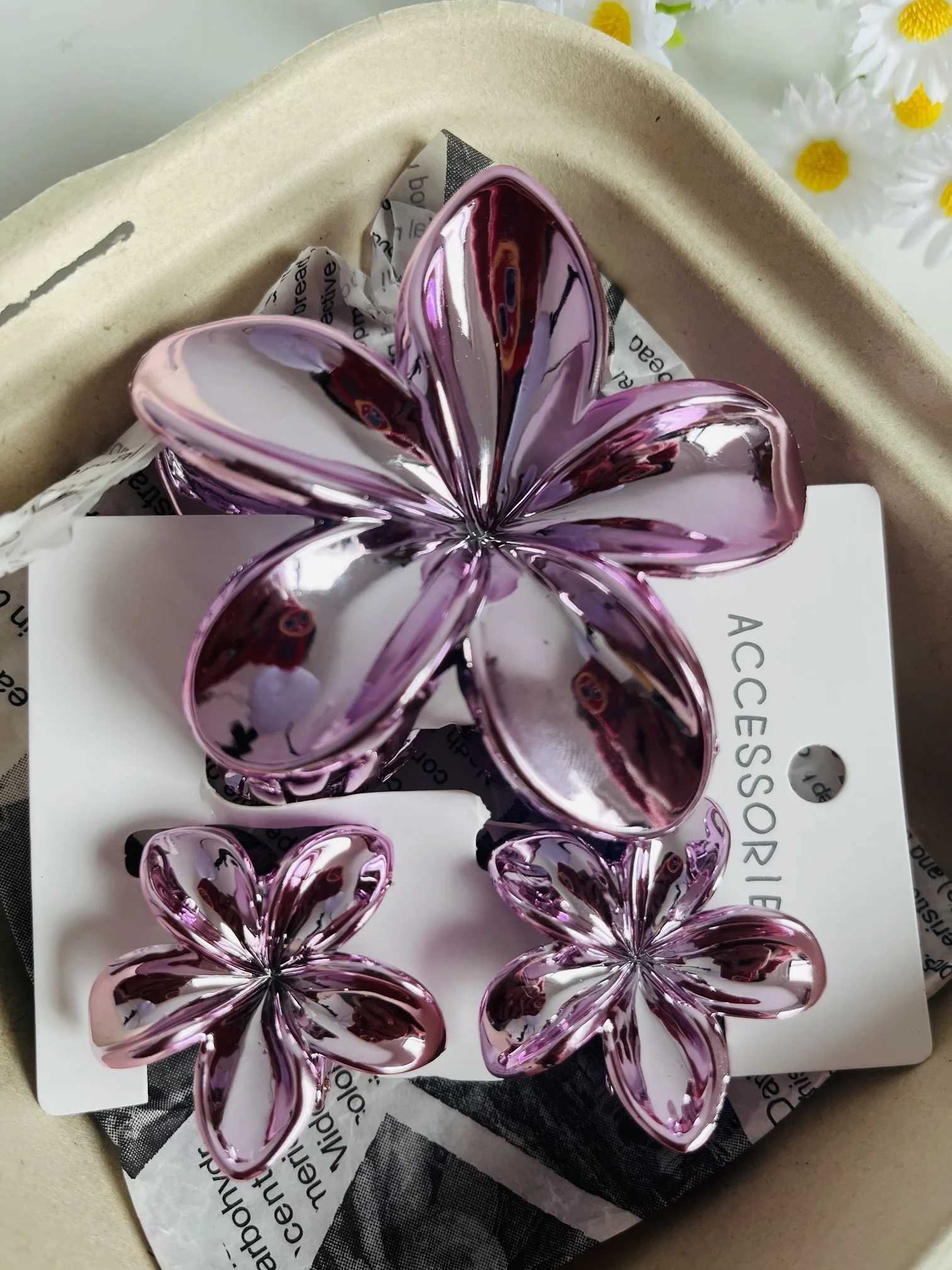 3PCS Fashion Acrylic Colorful Flower Hair Clips Plating Metal Hair Claws Ponytail Shark Clips Hairpins Barrettes Headwear Y250707