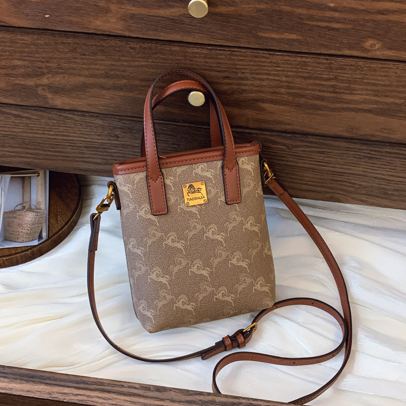 Designer 2025 New for Women High-End Feel Elegant Small Crossbody Phone Fashion Shoulder Light Luxury Women's Bag