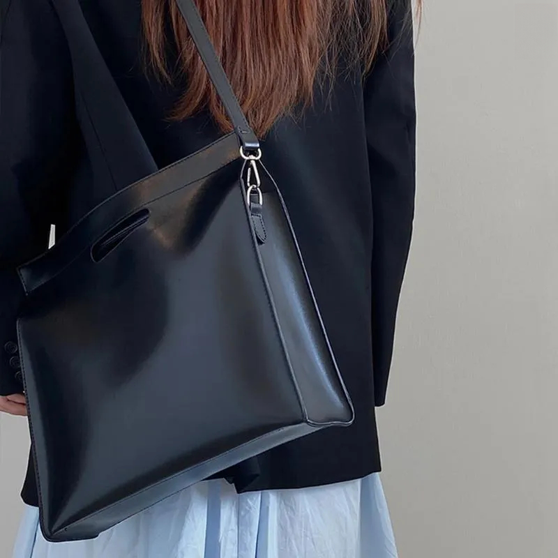 Elegant PU Leather Messanger Bag for Professional Women: Spacious Shoulder & Tote Hybrid Style Handbag