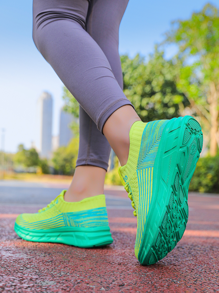 Dance shoes, new spring 2025 models for both men and women. Sports dance shoes with mesh upper, lightweight, breathable, suitable for running and squa