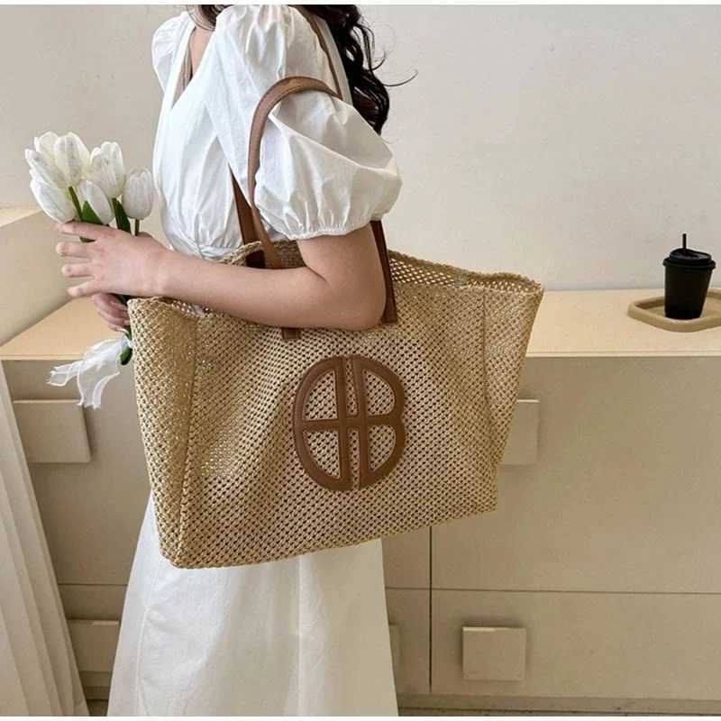 Hollow Out Knitting Tote Bag Large Capacity Handmade Shoulder Handbag Women 2023 Designer Casual Beach Bag Ethnic Style