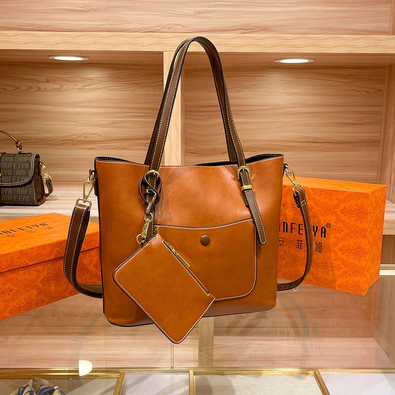 2025 Designer New Women's Luxury Lady Large Capacity Bucket Shoulder Tote Bag