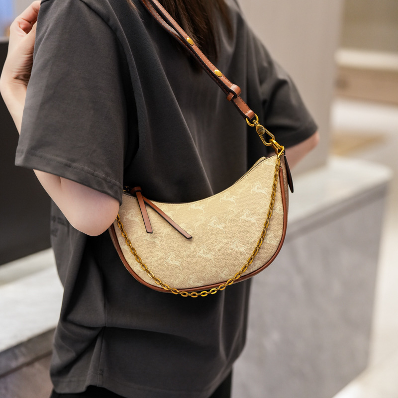 Designer High-End Fashion Crescent Women 2025 New Printed Lightweight Chain Shoulder Crossbody Light Luxury Women's Bag