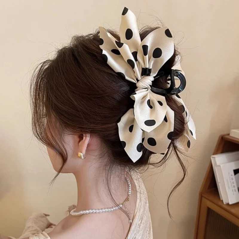 Gentle French Polka Dot Big Bow Grab Clip Womens Back of The Head 2025 New High-end Hairpin Shark Clip Headgear Z250707