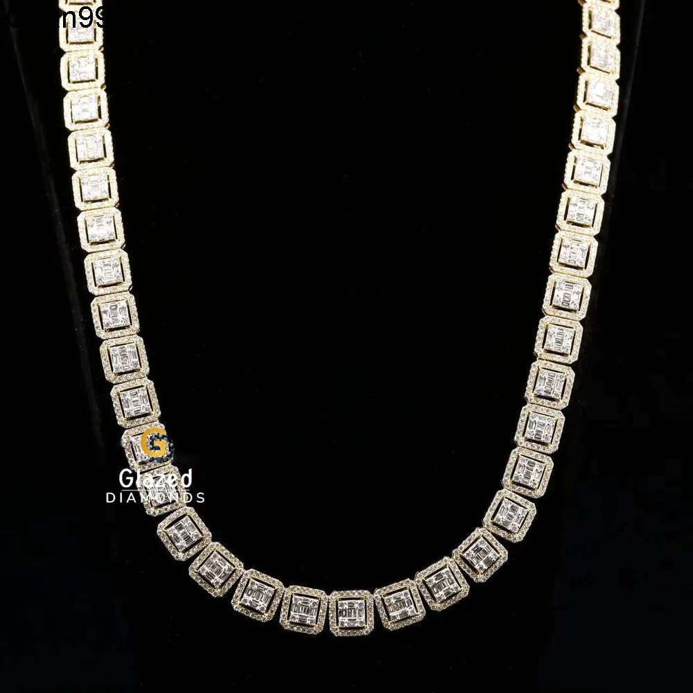 Unique Designer 10Kt Gold Hip Hop K Chain Adorn With Round And Baguette Cut Vvs Clarity Lab Grown Dias For Men