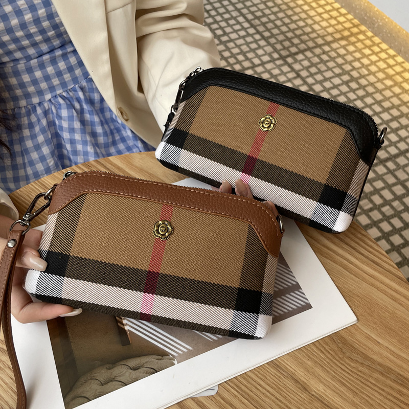Free shipping designer Hot-selling New Plaid Clutch Bag for Women High Appearance Shoulder Bag Crossbody Bag Large Capacity Phone Bag Light Luxury Sma