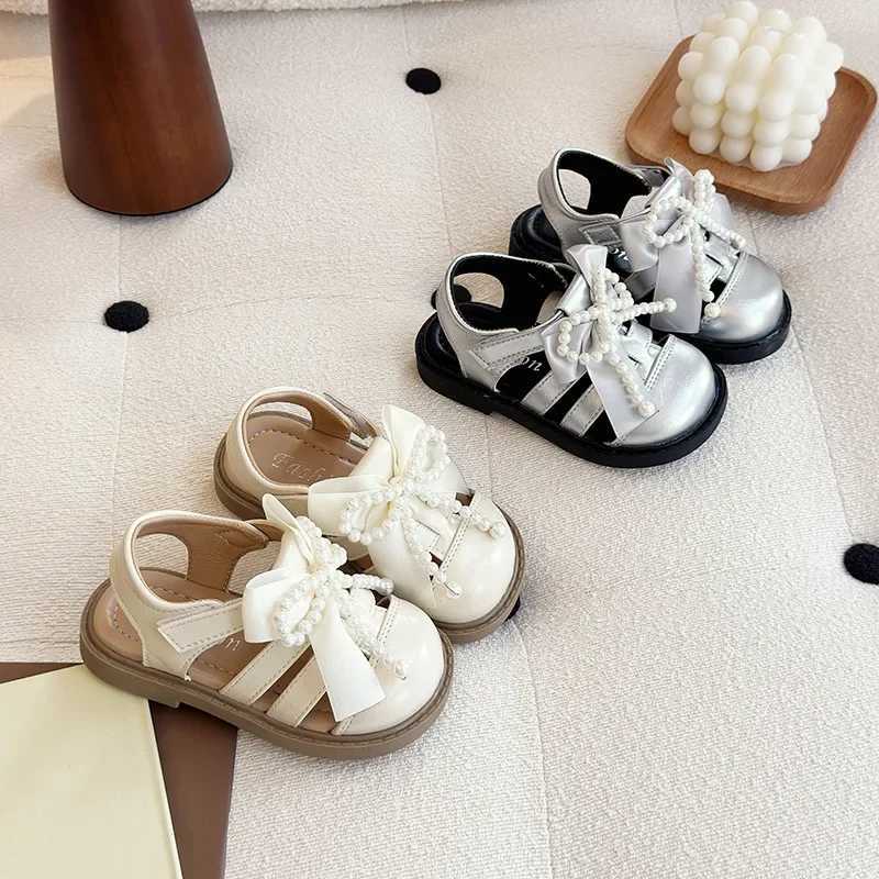 2025 Children Sandals for Girls Summer New Fashion Korean Style Soft Bottom Anti-slippery Princess Beading Cut-outs Beach Shoes R250707