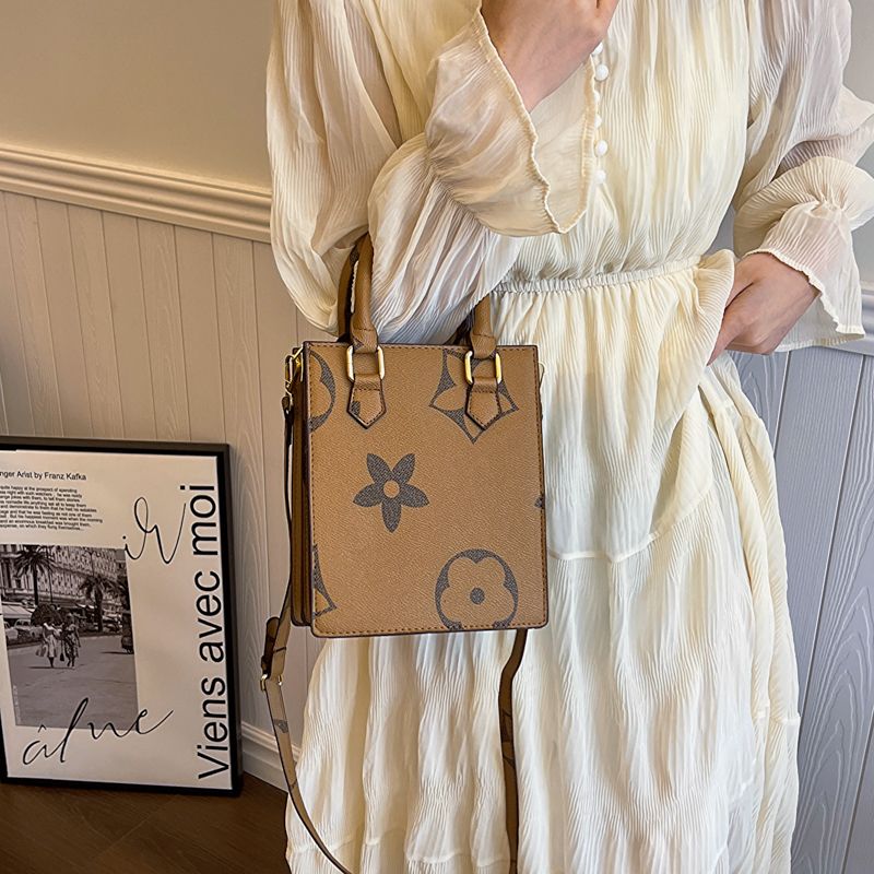 Designer Bag Tote Bag Beach Bag Shoulder Bag Luxury Bag Crossbody Purse Designer 2025 Casual Satchel Fashion Woven Women's Handbag Small Square B