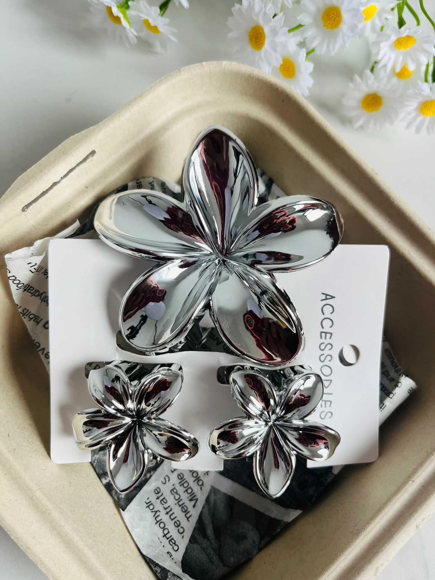 3PCS Fashion Acrylic Colorful Flower Hair Clips Plating Metal Hair Claws Ponytail Shark Clips Hairpins Barrettes Headwear Y250707