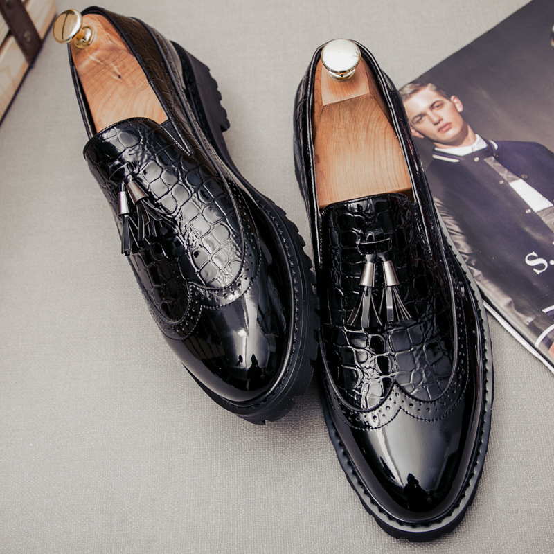 2025 Casual shoes men artificial leather shoes classic retro loafers fashion comfortable height increasing shoes