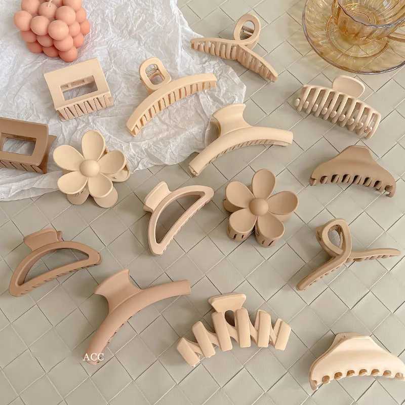 Women Elegant Brown Beige Flower Geometric Hair Claw Lady Temperament Solid Hair Clip Toothed Hairpin Fashion Hair Accessories Z250707