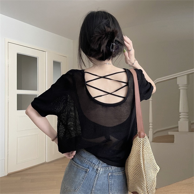 2025 Summer new women's T-shirt striped backless hollow knitted short sleeved women's T-shirt summer new slim fit top new designer T-shirt