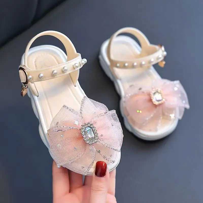 2024Childrens Sandals Summer Princess Lace Bow 2024 New Girls High Heels Little Girls Soft Sole Sandals Black PinkR250707