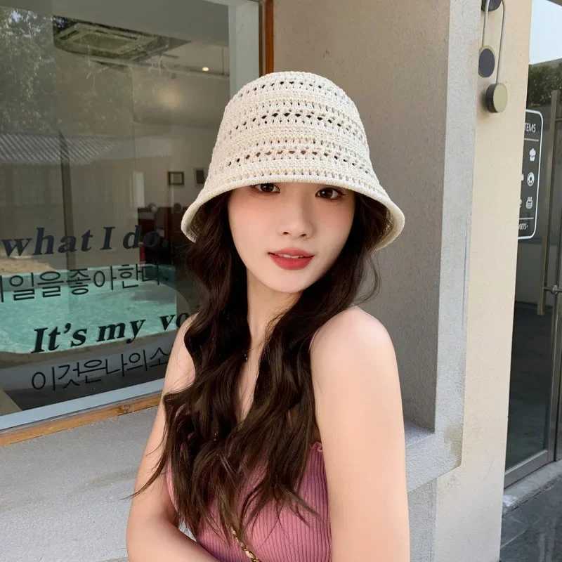 2025 Summer New Hollow Knitted Sun Protection and Sunshade Hat for Womens Leisure Versatile Small Fresh Fashion Bucket Hat Y250707